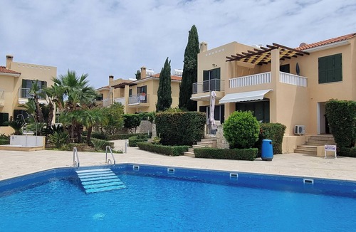 Polis House | Cyprus Townhouse/Pool/Patio/Aircon/Free Parking