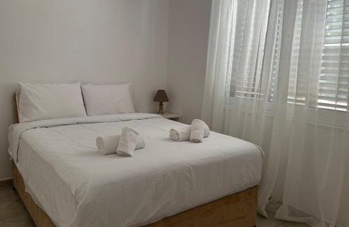Peyia Town House | Cyprus villa with sea view