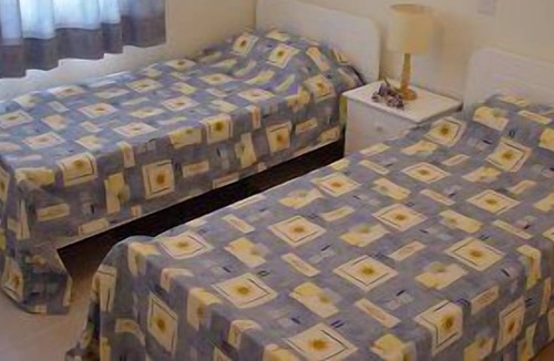 Universal Apartment | Delightful Apartment with Shared Pool - TV, Wifi, AC - Modern and Well Equipped