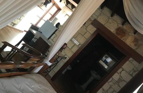 Anarita Villa | DEMICHANNA POOL HOUSE AND LUXURY SUITE WITH PRIVATE POOL