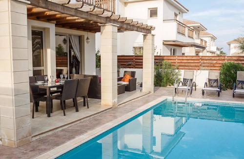 Pernera House | Detached Villa with Private Pool, close to great Beaches, Bars and Restaurants.
