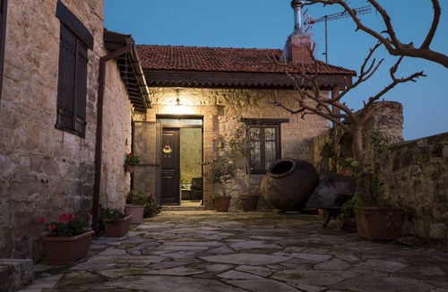 Agios Therapon Cottage | DIONI PALACE - ENHANCE YOUR SENSEs