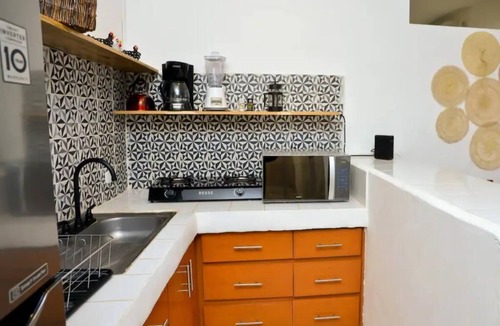 Granada House | Double Queen Suite w/parking near La Calzada +Wifi