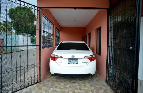 Granada House | Double Queen Suite w/parking near La Calzada +Wifi