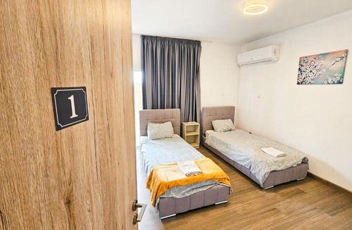 Larnaca City Centre House | Downtown Rooms, 200m from Marina Beach