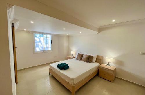 Agios Tychon Villa | Dream Beachfront Bungalow