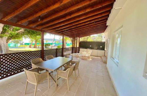 Agios Tychon Villa | Dream Beachfront Bungalow