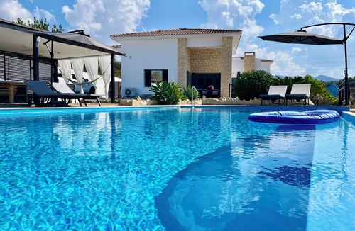 Pegeia Villa | Dream Villa Cyprus - 3min to Coral Bay Beach