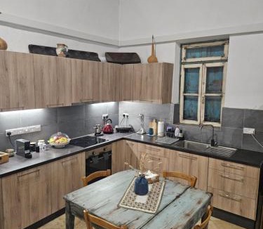 Vasa Koilaniou House | Eftychia's traditional and cozy adobe house!