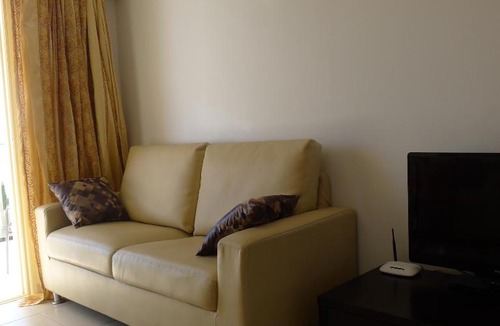 Universal Apartment | Elysia Park Apartment 203