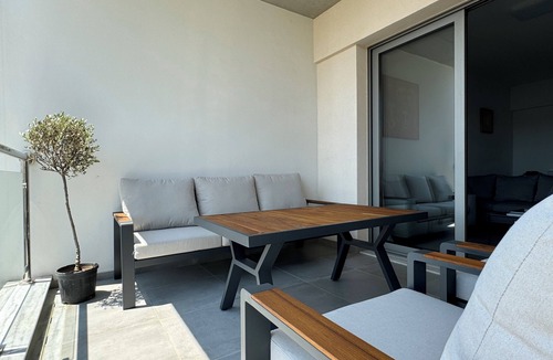 Universal Apartment | Elysia Park Premium