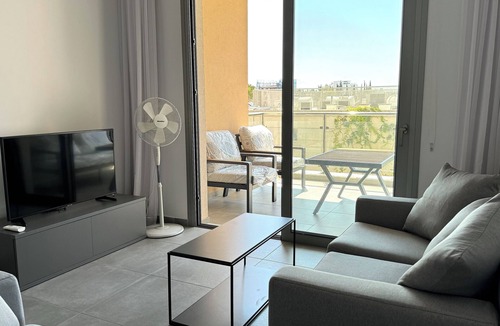 Universal Apartment | Elysia Park Premium