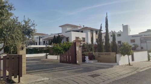 Tersefanou Apartment | Emerald Heights