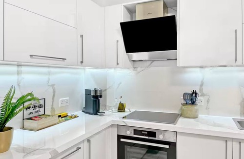 Skala House | Encino ® - luxury seaside suite