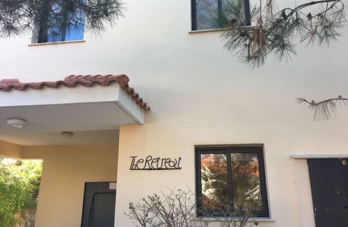 Pissouri Villa | Escape to The Retreat - 2 bed Villa