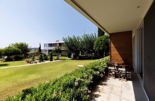 Pentakomo Apartment | Euphonia | One-Bedroom Apartment, Art by PraXis Apartments