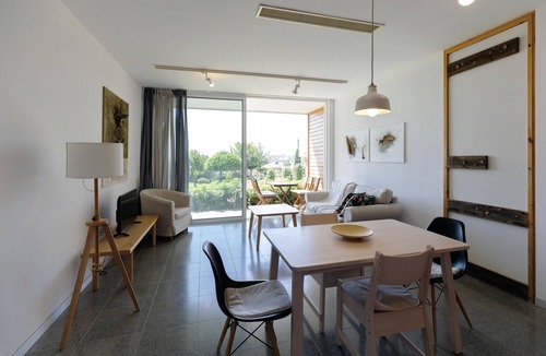 Pentakomo Apartment | Euphonia | One-Bedroom Apartment, Art by PraXis Apartments