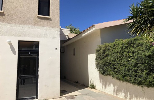 Paphos Apartment | Evitas House is in the heart of Kato Paphos ,4 minutes walk to the sea!