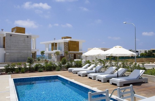 Paphos Villa | Exclusive Luxury Beach Villas - Tourist Beach Location - Prime Tourist Area Peri