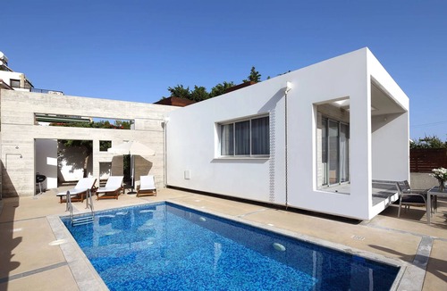 Paphos Villa | Exclusive Luxury Beach Villas - Tourist Beach Location - Prime Tourist Area