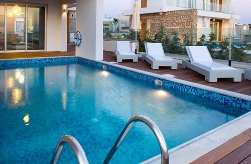 Paphos Villa | Exclusive Luxury Beachfront Villas - Prime Tourist Beach Location - SA