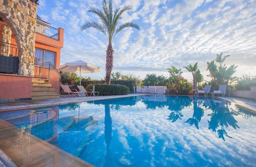 Polis Villa | Exclusive Private Sandy Beach - 4 Bed Villa - Heated Pool - Hot Tub -Games Room