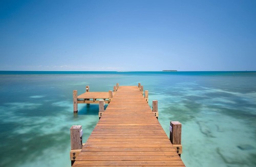 Pearl Lagoon Resort | Exclusive Private Island