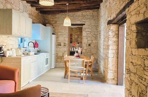 Agios Tychon House | Exquisite Modern Village House with Private jacuzzi pool