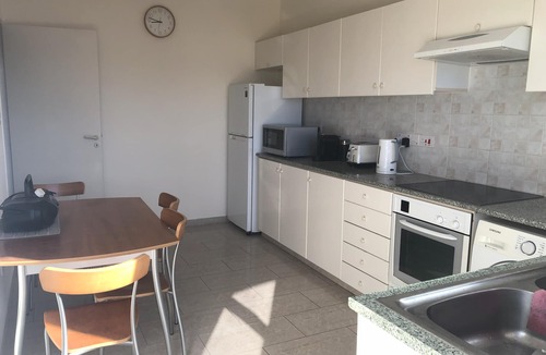 Paphos Apartment | FABULOUS, SPACIOUS 2 BEDROOM PENTHOUSE APARTMENT, VIEWS, WIFI,nBEACH,CAFES