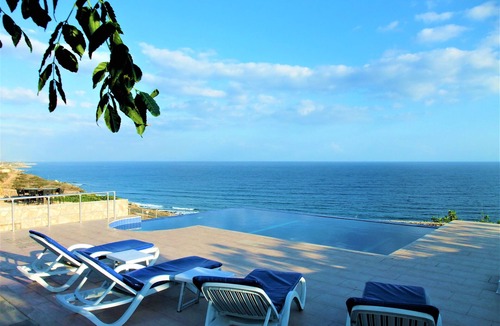 Esentepe Villa | Family 5 Bedroom Villa, Private Pool, cliff edge location overlooking the Sea