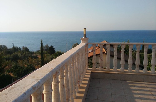 Pomos Villa | family and couple friendly with great sea views, minutes walk