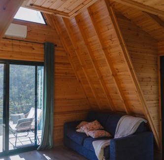 Arakapas House | Family-Friendly Mountain Cabin with Playground