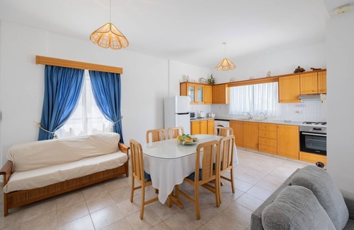 Argaka Villa | Family-Friendly Villa in Argaka, Sea Views – sleeps 6 , Private Pool, WiFi, Aircon