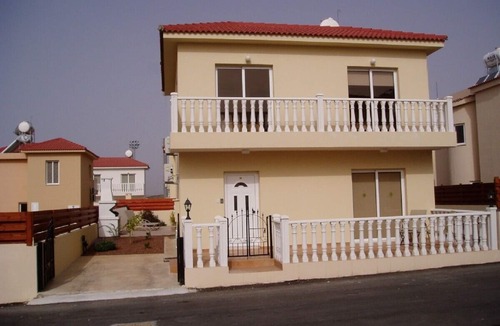 Ayia Napa Villa | Fantastic 2 bedroom villa 5 minutes walk from Nissi beach with private pool