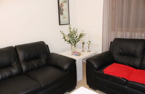 Larnaca House | FEEL AT HOME.AWAY FROM HOME