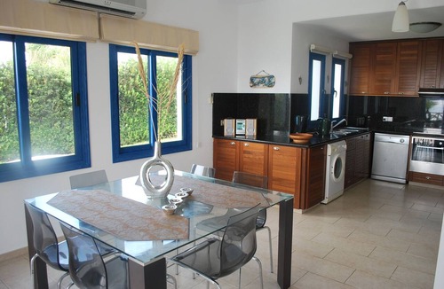 Paphos Villa | First Line Peaceful location Private Large HEATED POOL, Villas for Groups