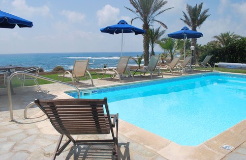 Paphos Villa | First Line Peaceful location Private Large HEATED POOL, Villas for Groups