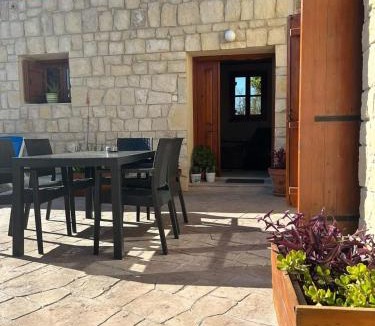 Anarita House | Fontana Traditional House
