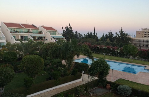Limassol Apartment | Free WIFI Luxury 2 bedroom apartment opposite St Raphael Marina 2 mins to beach