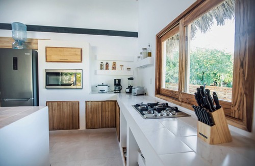 Las Salinas de Nagualapa House | Full new Hoku Casita. 1 min walk to the beach!