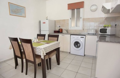 Tala Apartment | Garden apartment with sea views