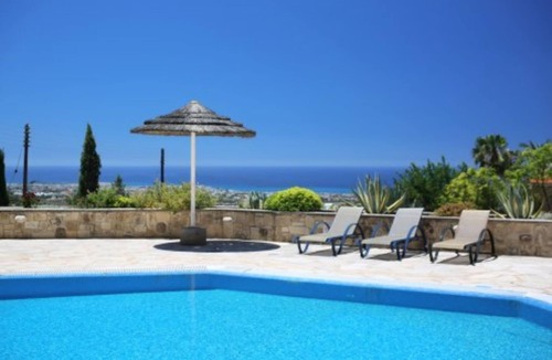 Tala Apartment | Garden apartment with sea views