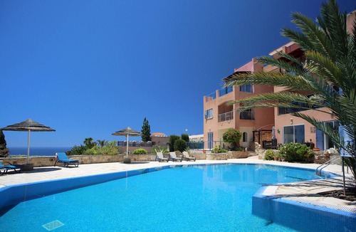 Tala Apartment | Garden apartment with sea views