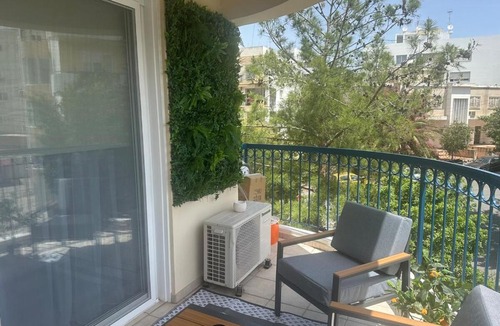 Lykabittos Apartment | Golden nest Lykavitos stylish city escape