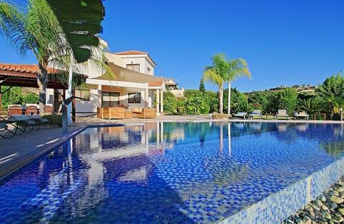 Pano Arodhes Villa | Golden Valley Villa