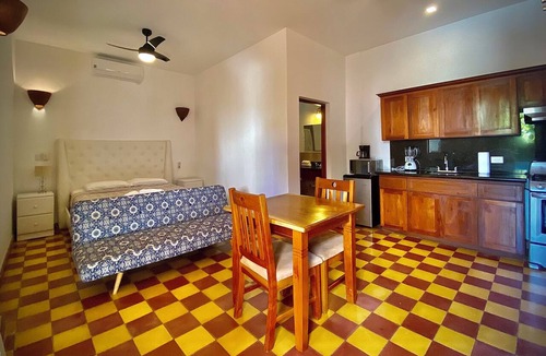 Granada Apartment | Granada Apartment #2 5 minutes from Calle La Calzada