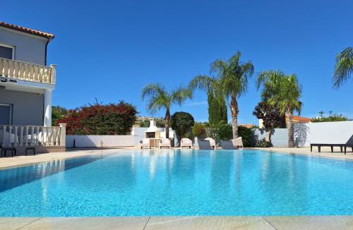 Paralimni Villa | Grand villa Lynn seaview Ayia Napa