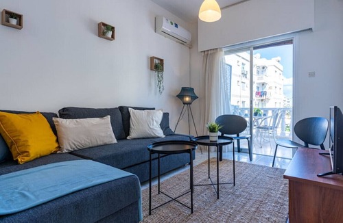 Skala Apartment | Groovy 1-Bedroom Apartment in Larnaca