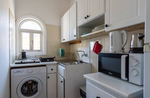 Skala Apartment | Groovy 1-Bedroom Apartment in Larnaca