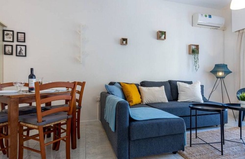 Skala Apartment | Groovy 1-Bedroom Apartment in Larnaca